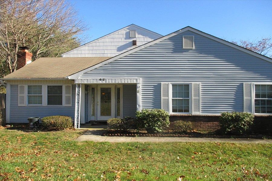 1st image of 42 Federal Ln