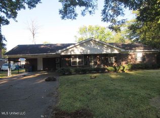 1553 Azalea St, Clarksdale, MS 38614