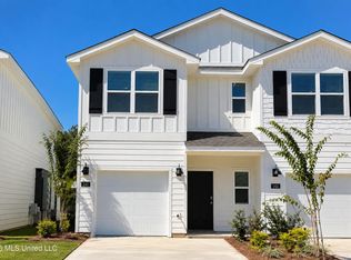 141 Harper Grove Cir, Ocean Springs, MS 39564
