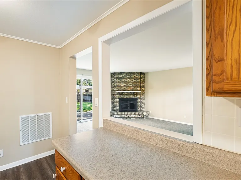 3735 Highcrest Rd — Photo 7