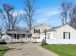 940 Bennett Dr, Elyria, OH 44035