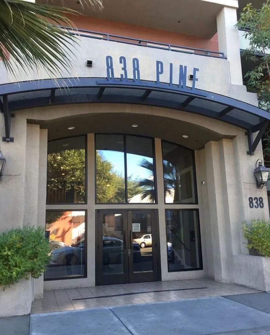 Building Photo - 838 Pine Ave