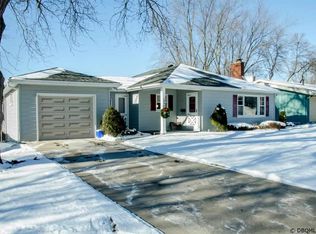 1935 Chaney Rd, Dubuque, IA 52001