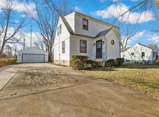 221 Maple St, Crown Point, IN 46307