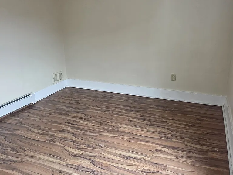 269 N Main St #5 — Photo 4