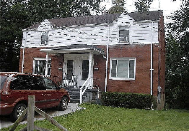24 - 26 Avon Dr front