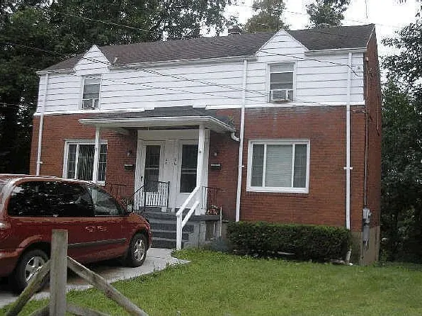 24-26 Avon Dr, Pittsburgh, PA 15202