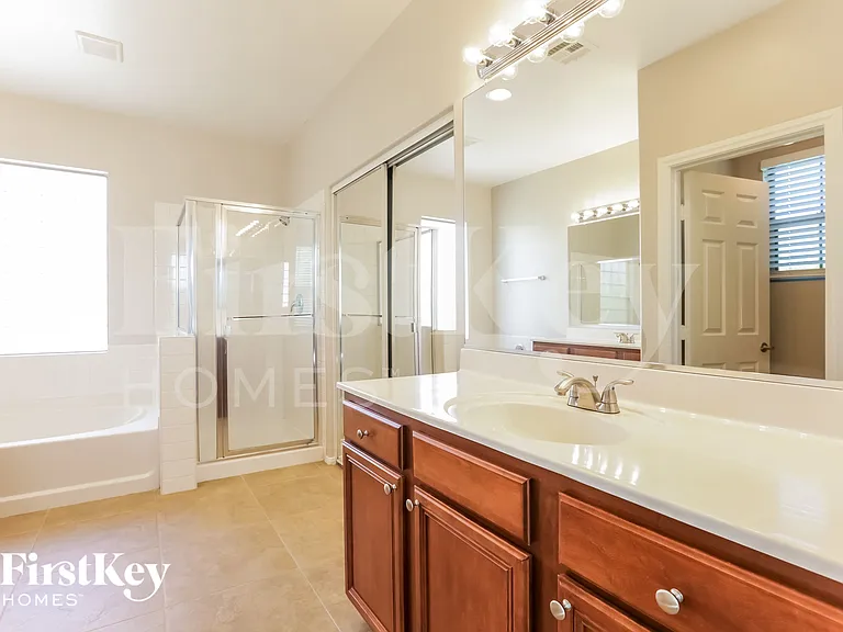 10497 Foggy Glen Ave — Photo 13