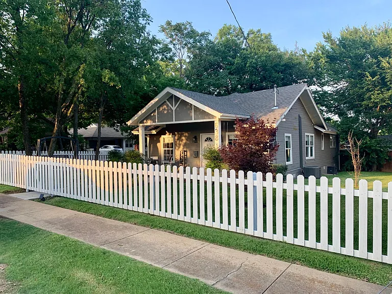 638 Turner Ave — Photo 1