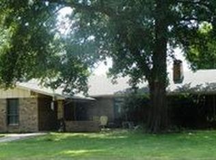 186 N Parker Ln, Carthage, TX 75633