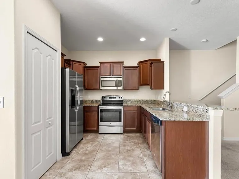 11854 Greengate Dr — Photo 4