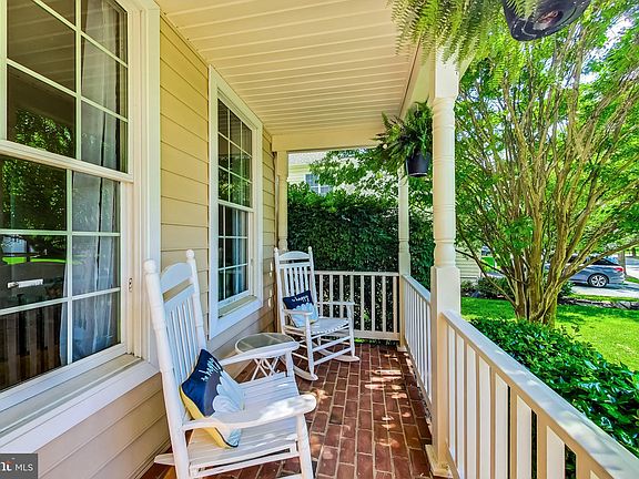 5th image of 5798 Waterloo Bridge Cir