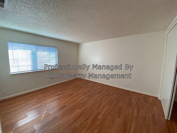 4th image of 109 Estates Ct