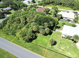 1060 Carnation Dr, Sebastian, FL 32958