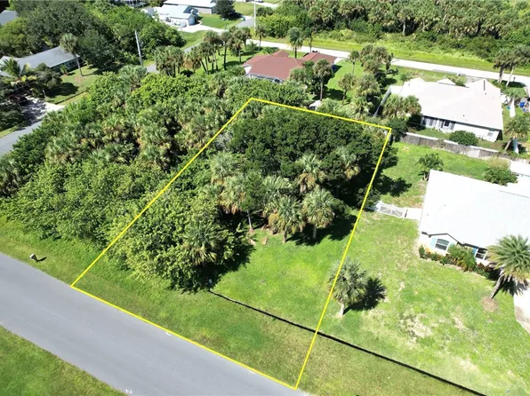 1060 Carnation Dr, Sebastian, FL 32958