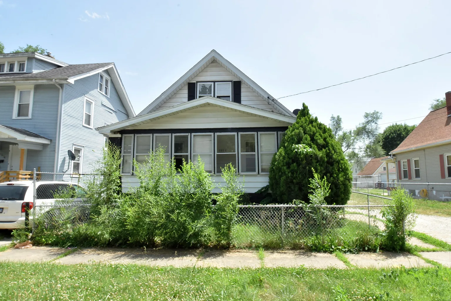 1816 W Butler St photo 1