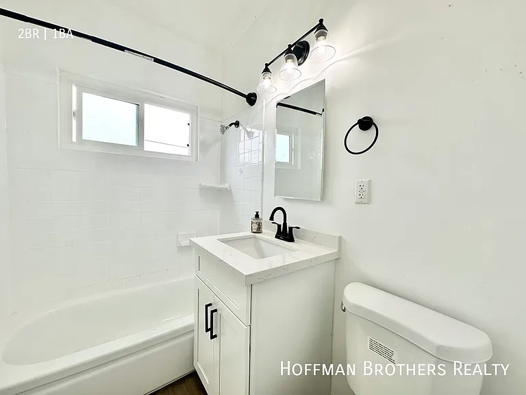 2278 W Adams Blvd #5 — Photo 4