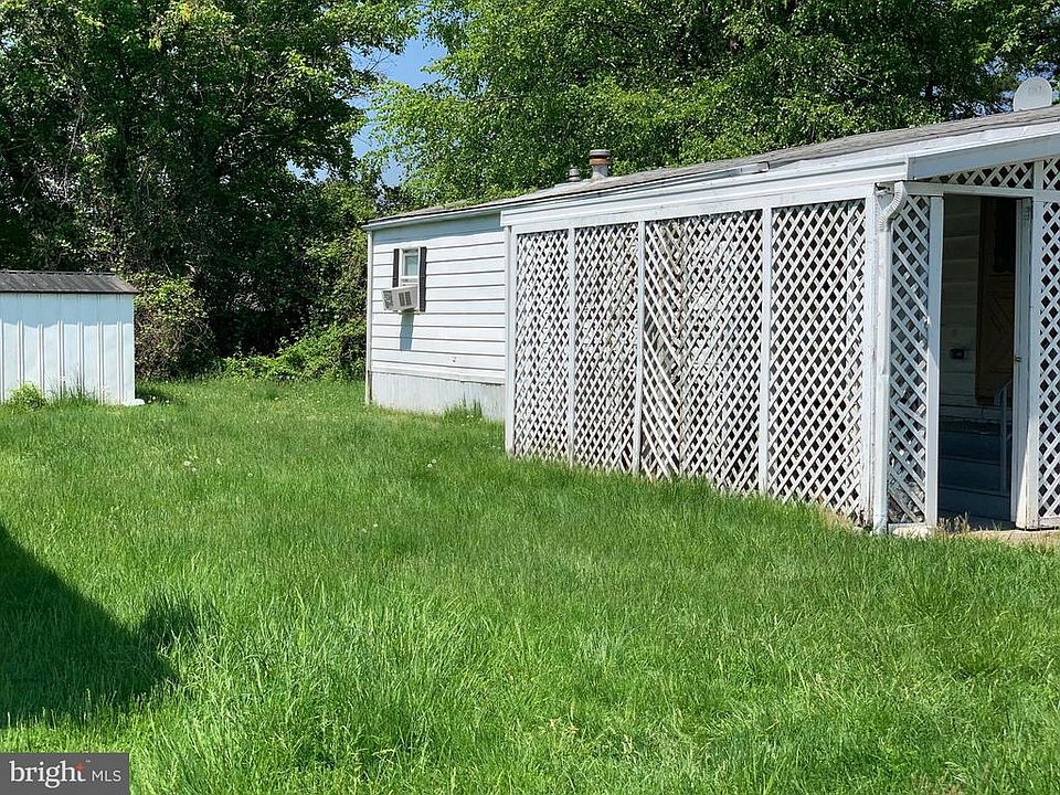 2nd image of 220 Jefferson Dr