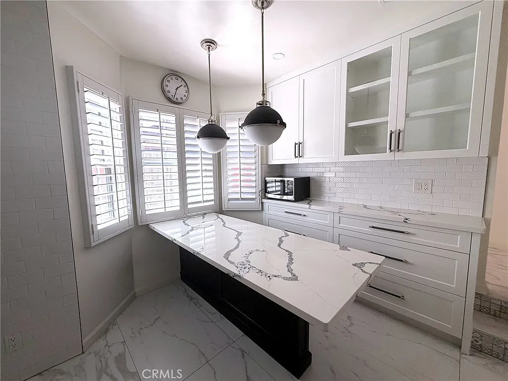 2 bed, 2.5 bath, 1029 sqft, $3,750 — Photo 4