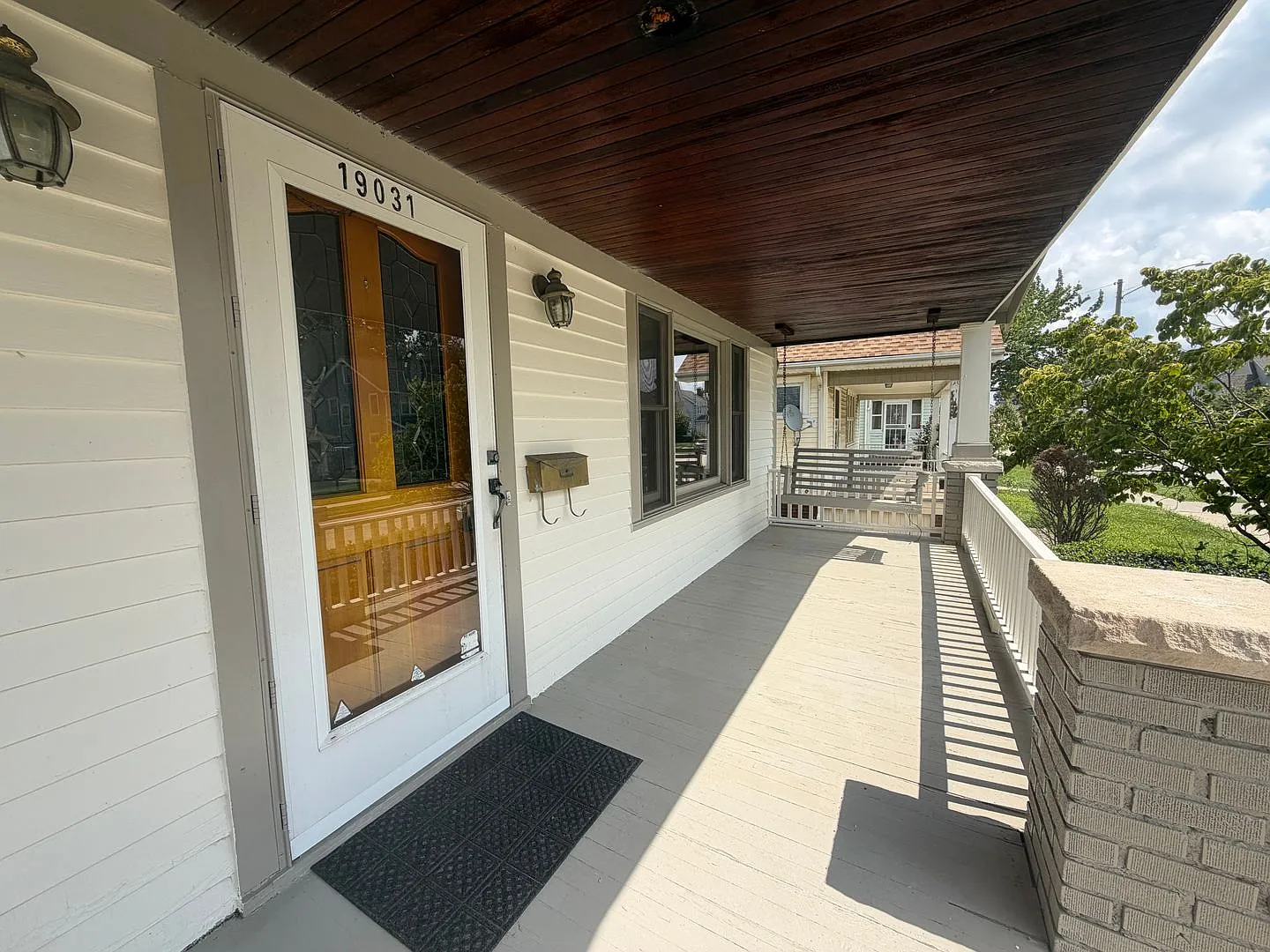 Updated 3 Bed 1.5 Bath at 19031 Monterery — Photo 2