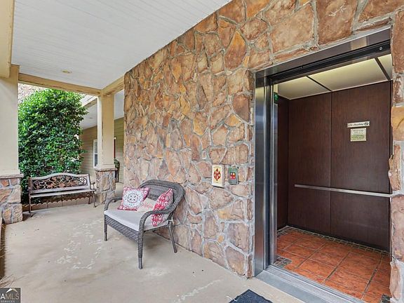 3rd image of 112 Gleneagle Ct Unit 303