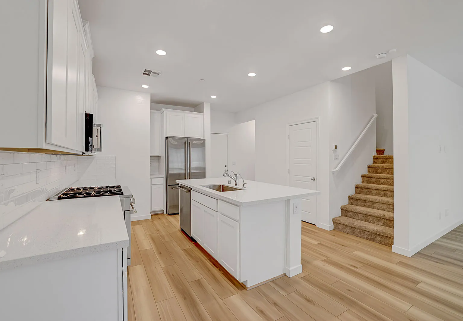 600 N. Carriage Hill Dr. — Photo 2