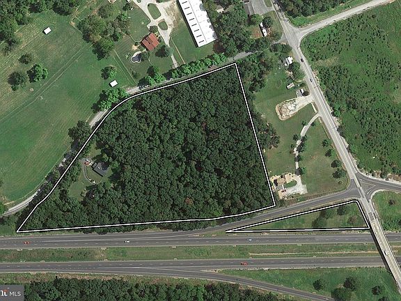 3rd image of 90 White Church Rd