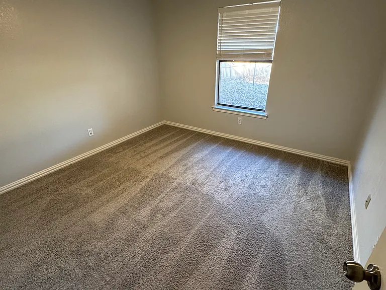 2406 Hallmark St — Photo 6