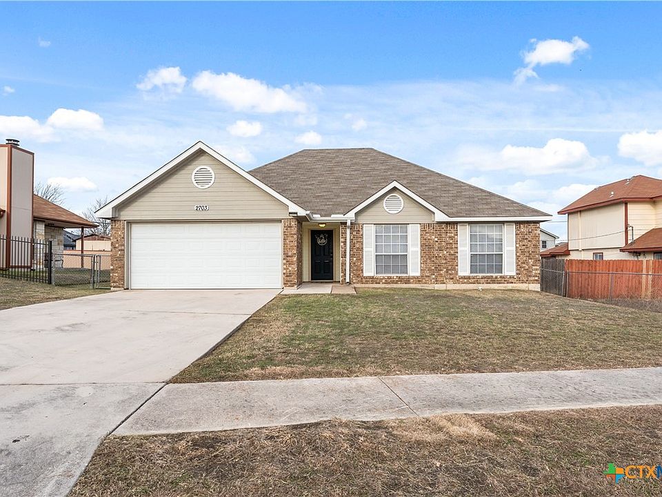 1st image of 2703 Roadrunner Dr
