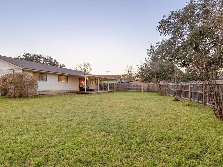 11200 Iron Oak Trl — Photo 6