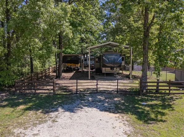211 Acorn Ln, Pointblank, TX 77364