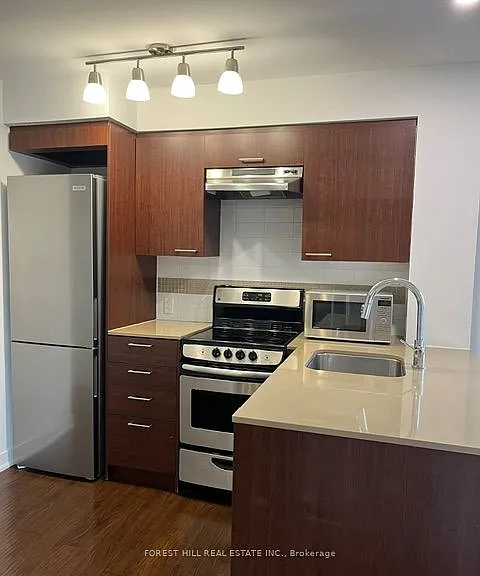 320 Tweedsmuir Ave #301 — Photo 8