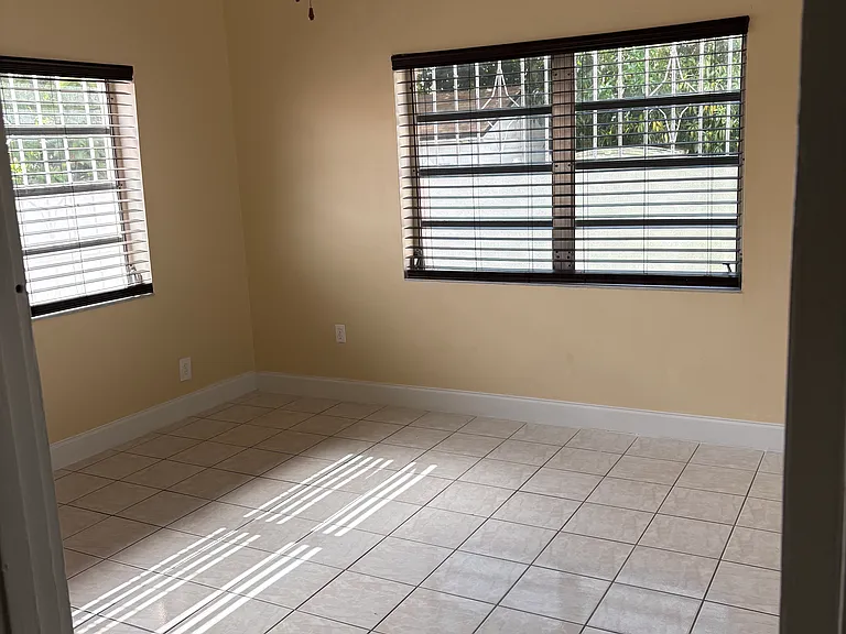 3070 SW 14th St — Photo 9