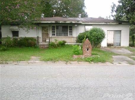 2nd image of 2102 Packard Ave
