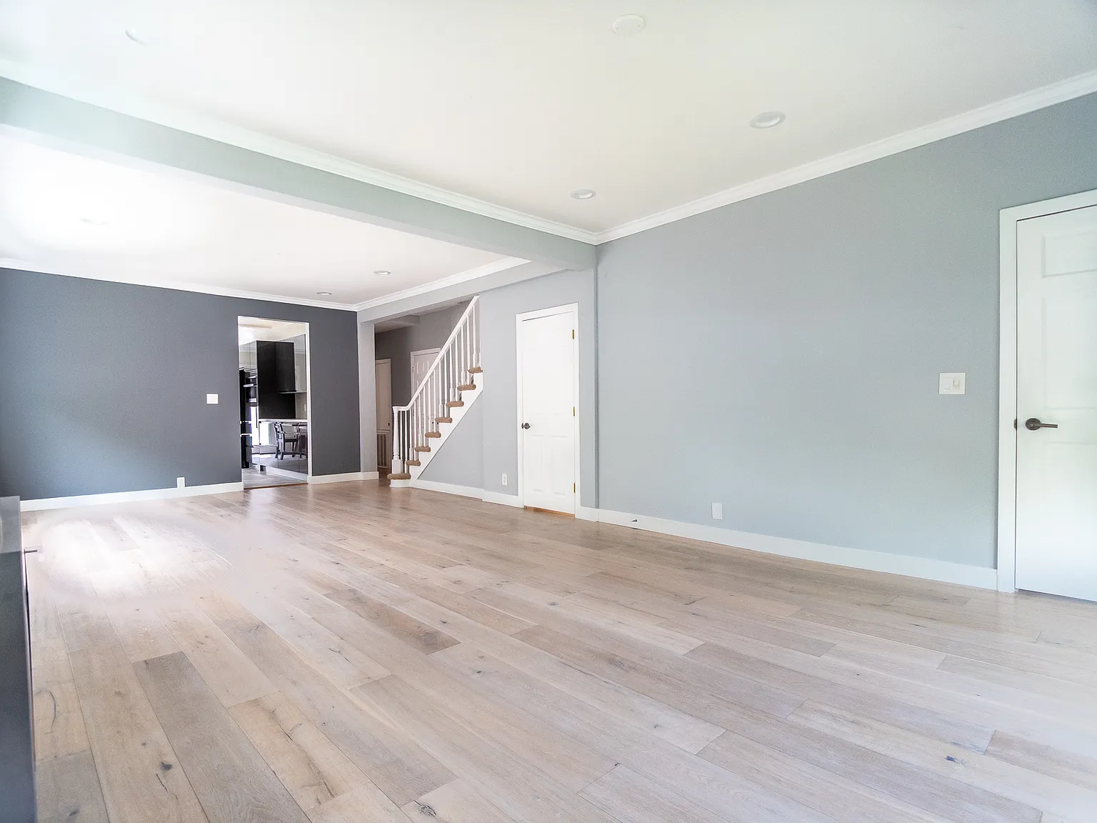 5 bed, 3.5 bath, 2166 sqft, $9,200 — Photo 4