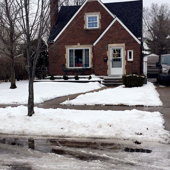 2nd image of 1396 Leroy St