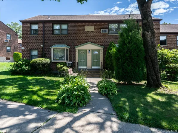 244-16 57 Drive 2nd Floor, Douglaston, NY 11362