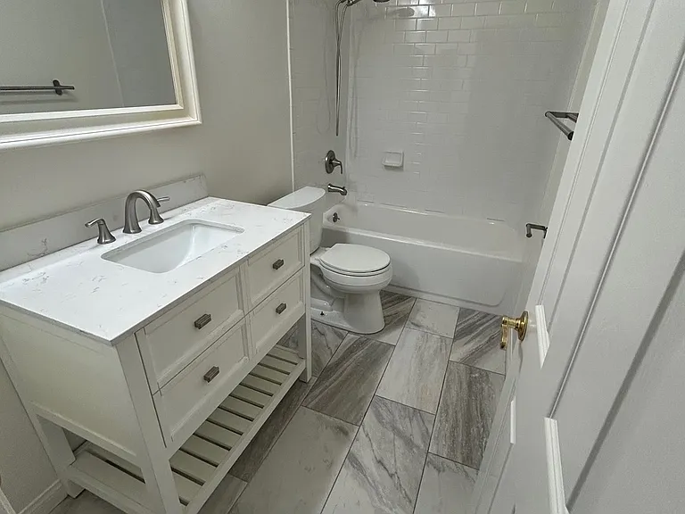 6808 Hyde Park Dr #D — Photo 14