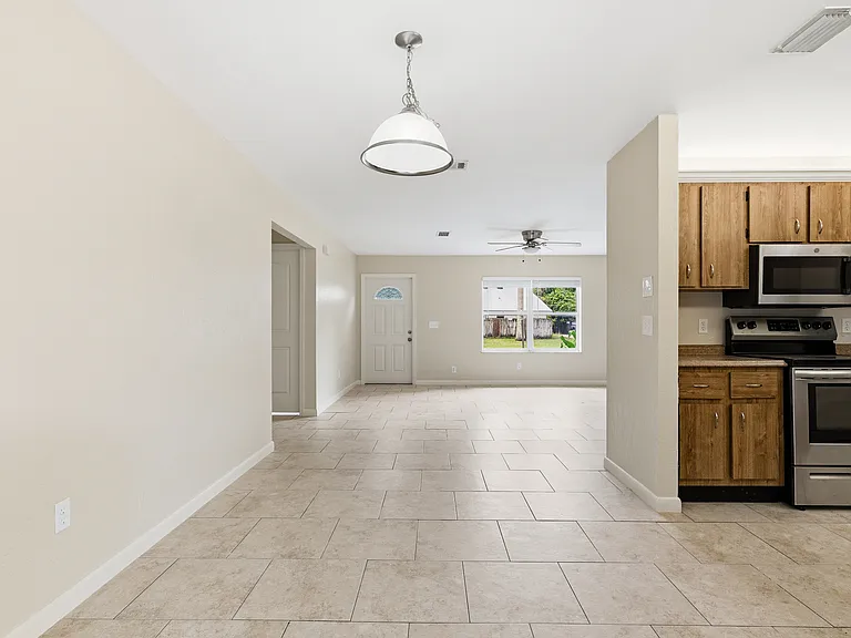 7302 Santa Clara Blvd — Photo 9