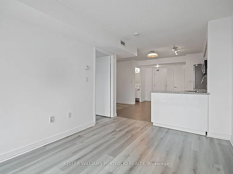 15 Fort York Blvd W #3907 — Photo 35