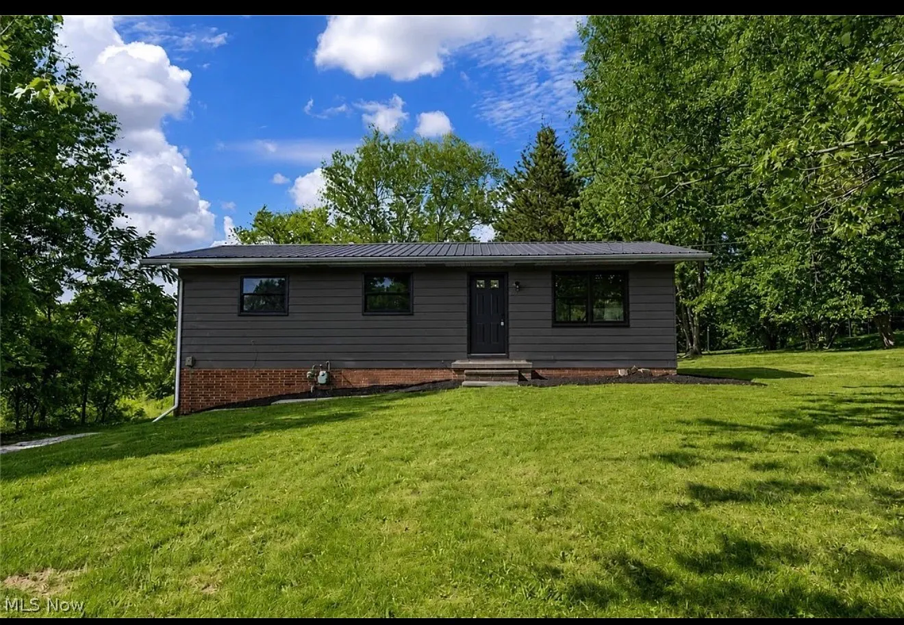 3 bed, 1092 sqft, $2,000 — Photo 1