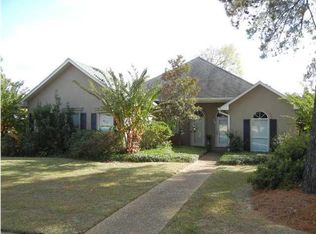 400 Forest Ln, Ridgeland, MS 39157
