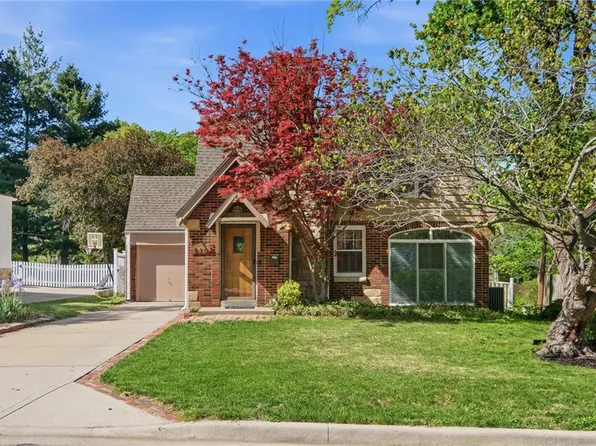 5302 W 57th St, Roeland Park, KS 66205