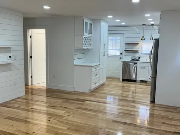 17 Zabriskie St, Hackensack, NJ 07601