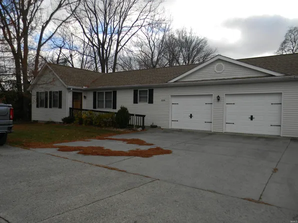 328 E Wayne St, Spencer, IN 47460