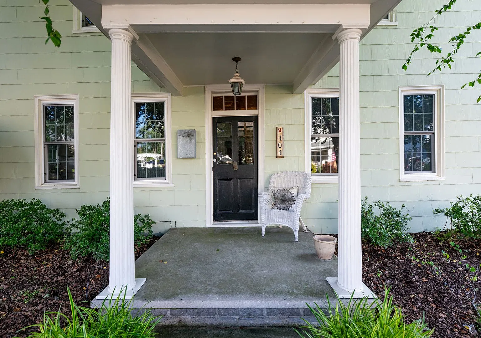 A Milton charm! Furnished cottage, available immediately. — Photo 1