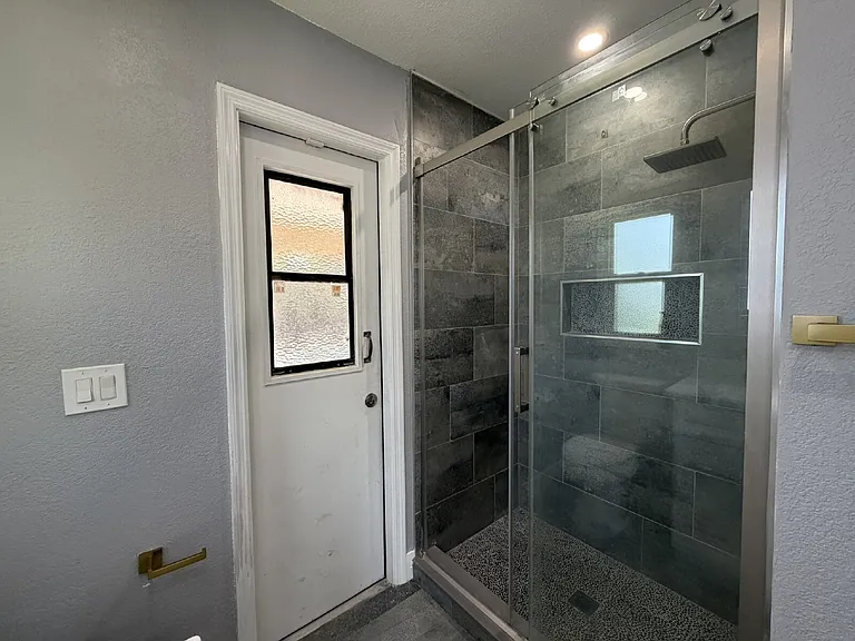 323 Aurora St NW — Photo 30