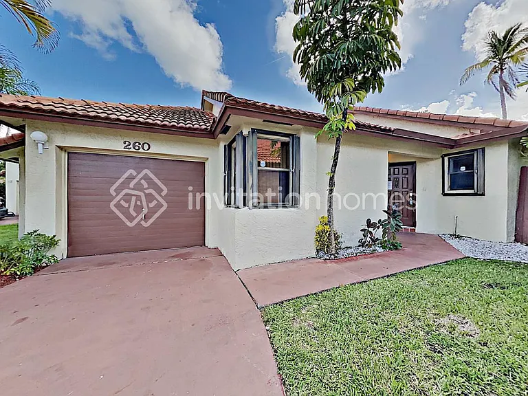 260 SW 113th Ter — Photo 1