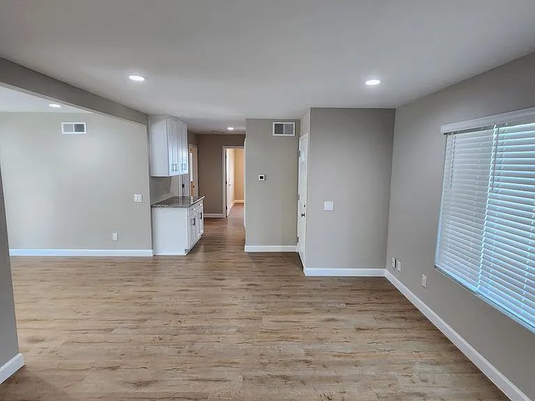 9041 Dewsbury Ave — Photo 6