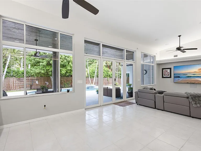 15845 SW 87th Ave — Photo 15